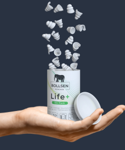 Caja Life+ 10x en la mano con tapones para los oídos extraíbles